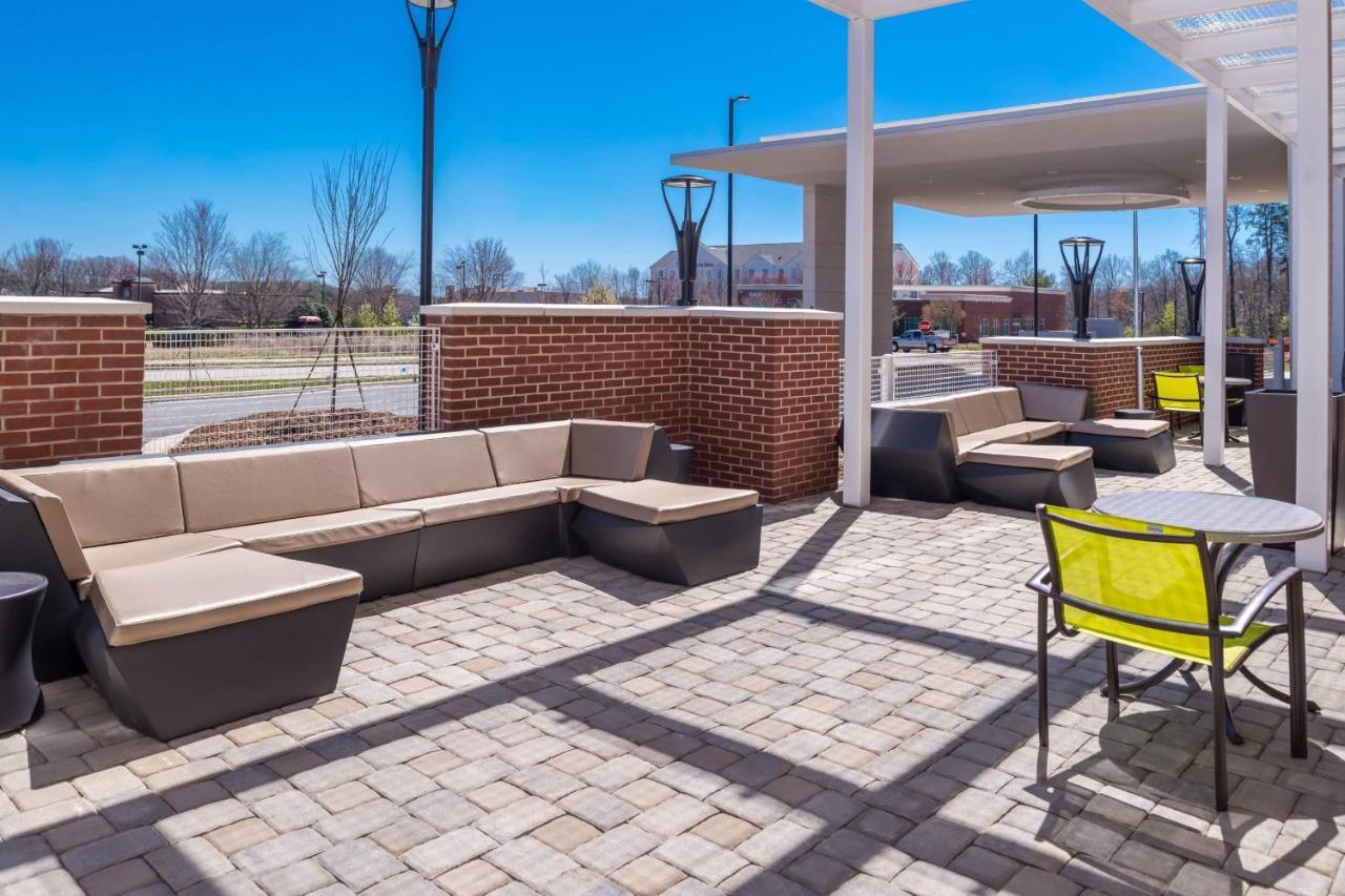 Springhill Suites By Marriott Greensboro Airport Экстерьер фото